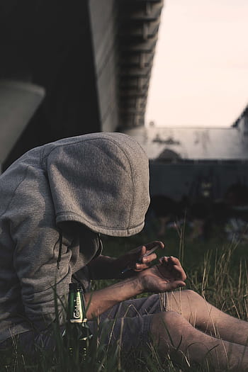 osoba držící stříkačky, narkoman, závislost, drogová závislost, drogové závislosti, heroin, léčba závislosti, hiv, AIDS, užívání drog, lámání
