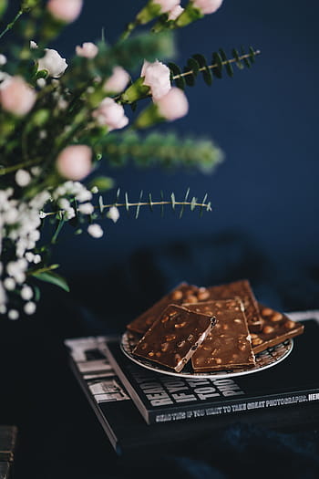 閉じる、 ナッツチョコレートバー、 クローズアップ、 ナッツ、 チョコレートバー、 甘い、 キャンディー、 チョコレート、 暗い、 通貨、 甘い食べ物