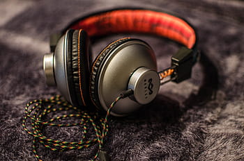 selective, focus photograph, gray, black, corded, headphones, music, volume, speakers, sound, according to
