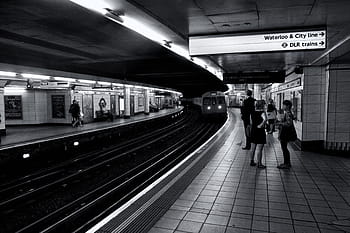 výstřel, cestujících v metru, Počkejte, vlak, Londýn, podzemí, černobílý, metro, cestujících, oni čekají, londýnské podzemí