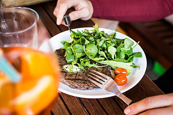 hovězí steak, zelenina, barbequed, hovězí, jíst, grilování, ruce, maso, steak, jídlo, zeleniny