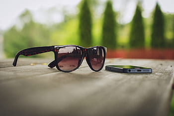 nadal, przedmiotów, rzeczy, gadżety, iPhone, smartfon, mobilny, drewno, stół, okulary słoneczne, park