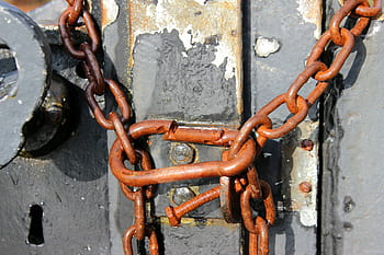 chain, snap hook, rusted, old, rust, closed, connection, metal, nail, screw, members