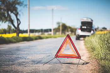 triángulo de advertencia, carretera, rojo, advertencia, triángulo, roto, coche, en la carretera, accidente, mal, coches