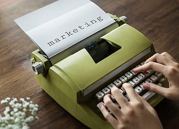 Person tippen, Schreibmaschine, Geschäft, Papier-, analog, Analyse, Autor, Hintergrund, Cafe, Werdegang, klassisch