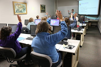 person raising hand, classroom, computer, technology, training, classmates, computer class, learning, pc, people, education