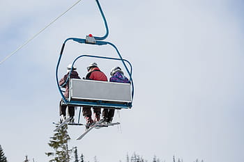 3、 スキー、 リフト、 スキーヤー、 スキー場のリフト、 冷たい、 家族、 山、 人、 テキストのための部屋、 雪