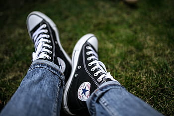 tênis pretos, tênis, fêmea, pernas, pés, sapatos, conversar, bobs de abelha, casual, ao ar livre, sapato