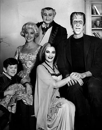 fotografie ve stupních šedi, addams rodinné foto, munsters, butch patrick, beverly owen, al lewis, yvonne de carlo, fred gwynne, aktérů, herečky, televize