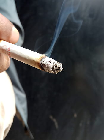 smoke-tobacco-people-addiction-danger-ni