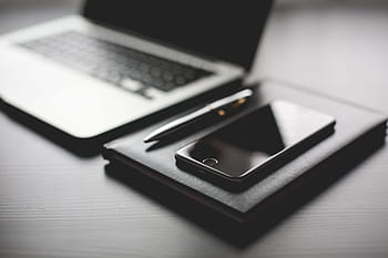 黒、 作業、 セットアップ：、 オールブラック、 セットアップ、 日記、 iPhone、 ビジネス、 デスク、 ギア、 ラップトップ
