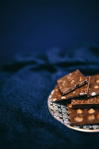 閉じる、 ナッツチョコレートバー、 クローズアップ、 ナッツ、 チョコレートバー、 甘い、 キャンディー、 チョコレート、 ダーク、 デザート、 食べ物