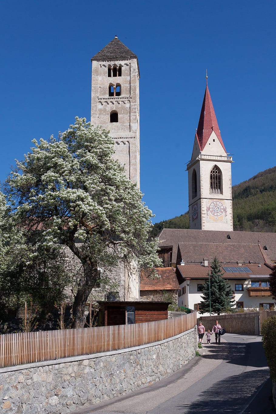 kostelní věž, rhaeto romanic, gotický, kostel, historicky, architektura, budova, románský, skvělý, zeď, žena