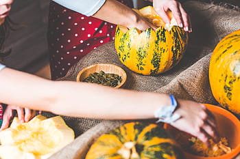 waktu:, mempersiapkan, labu halloween, Waktu Keluarga, Ukiran, Halloween, Labu, keluarga, selamat halloween, anak-anak, biji labu