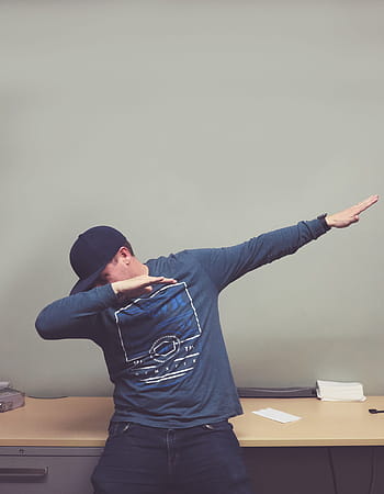 dělá dab, dab, populární kultura, lidé, muži, dospělý, jedna osoba, kavkazského etnika, samci, uvnitř, mladého dospělého