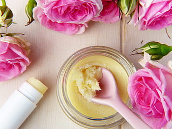 round clear bowl, flower, rose, cream, petal, skin, care, of course, bio, essential oils, pink
