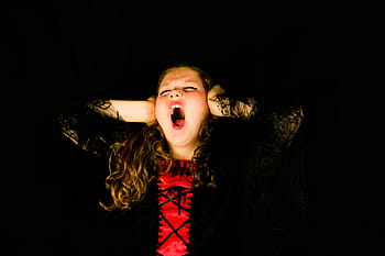 žena, nošení, Červené, Černá, horní, výkřik, dítě, dívka, lidé, dětství, ječící