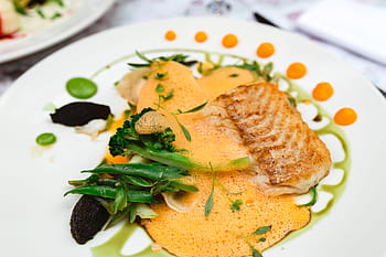 レストランでのディナー、 レストラン、 食品、 食事、 夕食、 空腹、 サーモン、 魚、 プレート、 食べ物と飲み物、 グルメ