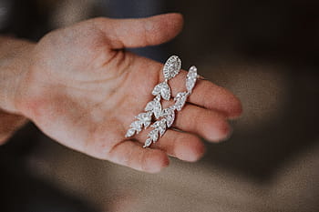 結婚式、 準備、 白、 金色、 ダイヤモンド、 ドレス、 イヤリング、 リング、 ベール、 コルセット、 結婚