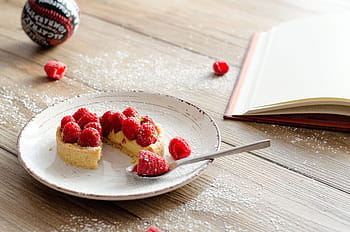 shot, raspberry, cheesecake dessert, Closeup, cheesecake, dessert, food/Drink, food, fruit, sweet Food, strawberry
