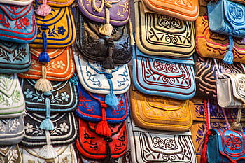 marrakech, kulit kambing yg halus, souk, pasar, bumbu-bumbu, makanan, budaya, warna-warni, tradisional, jalan, Afrika