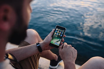 caucásico, mar, verano, agua, tecnología, iphone, teléfono, tarde, hombre, al aire libre, masculino