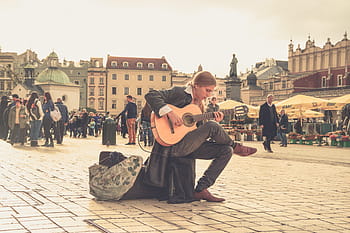ulice, hudebník, muž, pouliční muzikant, kytara, město, hudba, lidé, muži, venku, ženy