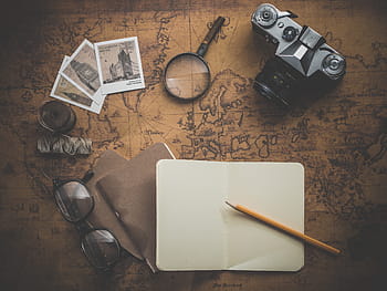 Černá, milc fotoaparát, vedle, zvětšování, sklenka, hnědý, mapa, tištěny, povrch, starý, retro