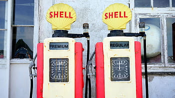 dva, výdejní stojany béžově-červeného obalu, Červené, bílý, shell, vinobraní, palivo, čerpadla, ještě pořád, položek, věci