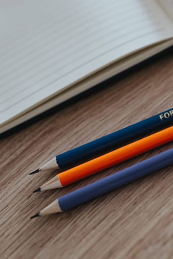 lápices de colores, de madera, escritorio, cuadernos, coloridos, lápices, copia espacio, cuaderno, diario, escritura, lápiz