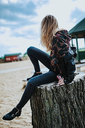 rubia, mujer, relajante, coca, tocón de árbol, playa, hermosa, lata, hembra, niña, arena