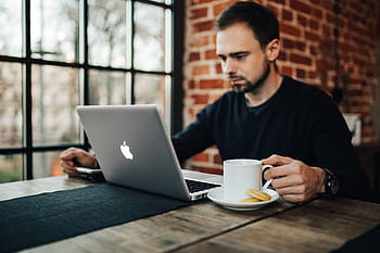 muda, bekerja, Pengusaha, Modern, Kafe, interior, ruang kerja, tempat kerja, komputer, macbook, laptop