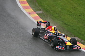 modrý, žlutá, červený býk f1, f1, silnice, během dne, auto, závod, mokré, soutěž, Rychlost