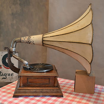 Antiquität, Flohmarkt, Grammophon, Musik-, Vinyl-Disc, Retro-Stil, altmodisch
