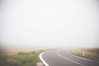 jalan sepi berkabut, Kesepian, Berkabut, Jalan, bidang, kabut, pagi, ruang untuk teks, bepergian, jalan raya, alam