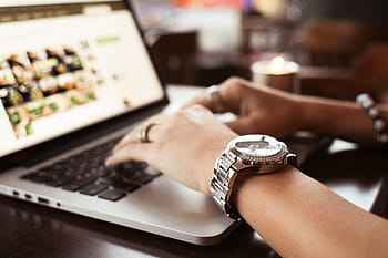mengetik jam tangan, Gadis, Jam tangan, Mengetik, MacBook, kafe, meja, tangan, nomad, wanita, bekerja