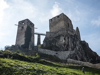 Csesznek, kastély, várromok
