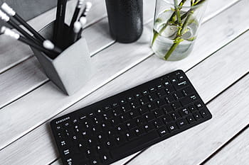 黒、 キーボード、 鉛筆、 白、 テーブル、 ボトル、 植物、 机、 コンピューター、 オフィス、 木材-素材