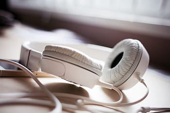 auriculares blancos, blanco, auriculares, iphone, música, tecnología, equipo, nadie, interiores, computadora, conexión