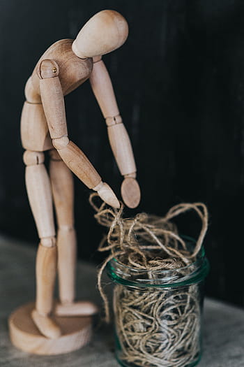 maniquí, varios, poses, madera, mano, modelo, hilo, lápices, marioneta, posando, muñeca