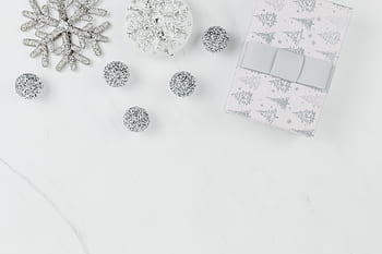 クリスマスの背景、 クリスマス、 銀、 装飾、 デコレーション、 最小限の、 クリーン、 白、 大理石、 コピーする、 コピースペース