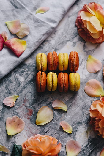 overhead, tampilan, macarons, slab marmer, Overhead view, marmer, slab, mawar, kuning, manis, kue