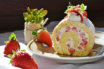 cake, served, plate, strawberry, strawberry roll, strawberry cake, bisquit, bisquitrolle, cream, bake, piece of cake