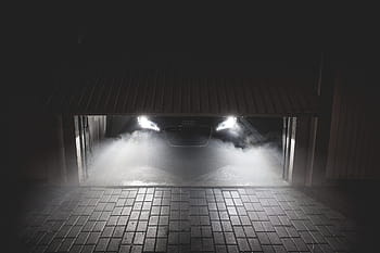 スポーツカー、 夜、 待っている、 ガレージ、 車、 霧、 ヘッドライト、 テキスト用のスペース、 煙、 スーパーカー、 暗い