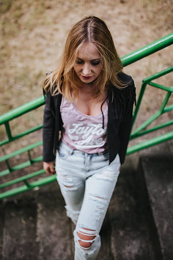 wanita, hitam, jaket, robek, jeans, hijau, pegangan, Pirang, perempuan, gadis, cantik