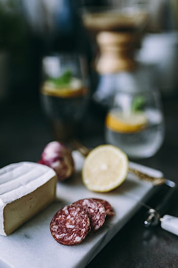 preparación, comida de aperitivo, cocina, aperitivo, comida, queso, salchicha, fruta, frutas, manos, limón