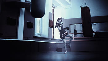 소녀, 킥복싱, mma, 무에타이, 체육관, 샌드백, 적합, 운동, 권투 장갑, 사람들, 힘