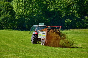 zemědělství, hagertal, traktor, traktory, oplodnění, tuhé hnojivo, louka, zelená, Rakousko, Tyrolsko, kössen