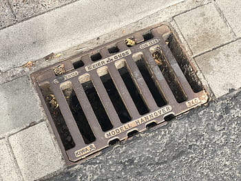 dirt, road, gulli, channel, manhole cover, gullideckel, dirty, hanover, din