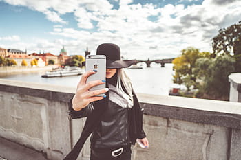 若い、 女性、 撮影、 Selfie、 iPhone、 秋、 美しさ、 橋、 カメラ、 キャプチャ、 市